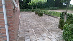 Het terras flink onderhanden genomen