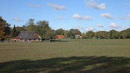 Happend en stappend langs Stokkumse bedrijven